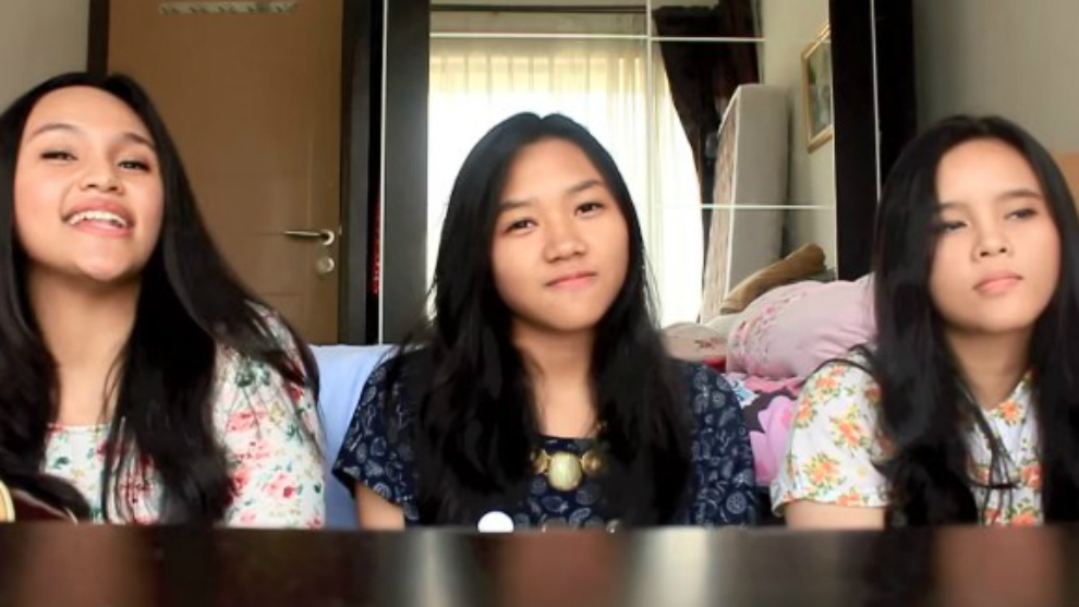 Tiga Cewek Cantik Ini Cover HiVi Siapkah Kau Tuk Jatuh