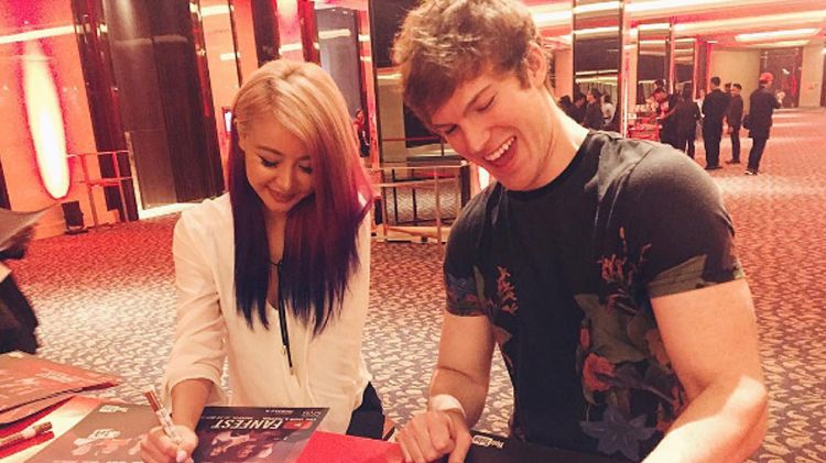 Lagi di YouTube FanFest Indonesia? Ini Hadiah Tanner Patrick & Wengie!