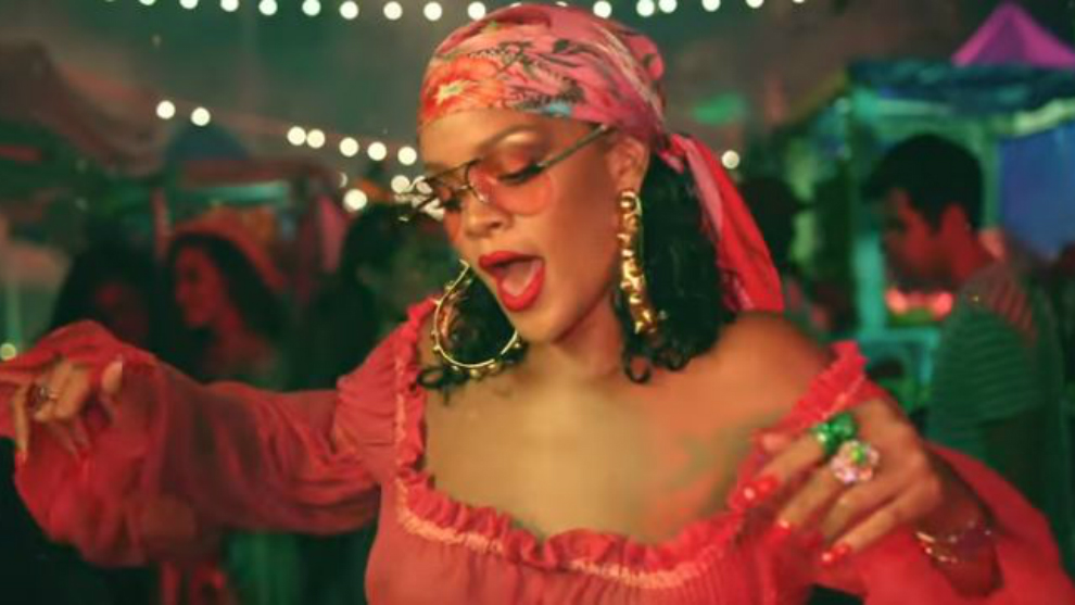 Rihanna Tampi Seksi di Klip Terbarunya " Wild Thoughts"