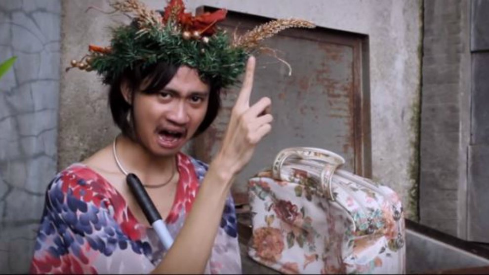 Video Parodi Lucu Yoga Arizona Nyanyi Dangdut �Pacar Dunia