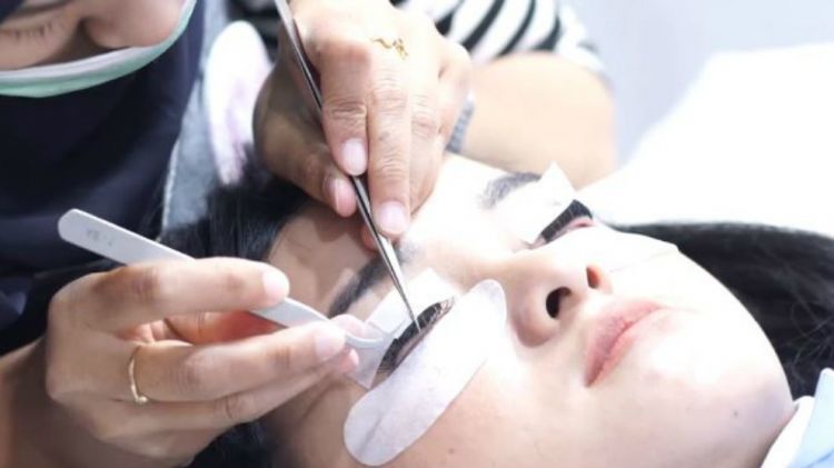 4 Hal yang Harus Kamu Perhatikan Sebelum Memutuskan Extention Bulu Mata!