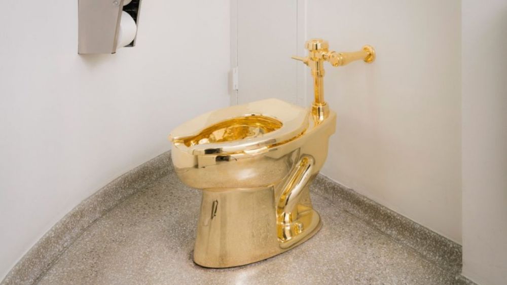 Kisah toilet emas 18 karat yang dipinjamkan ke Presiden Donald Trump
