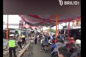 Nekat bangun tenda hajatan di jalan, ini yang terjadi