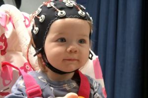 Tatapan mata bisa bantu perkembangan otak anak, orangtua harus tahu