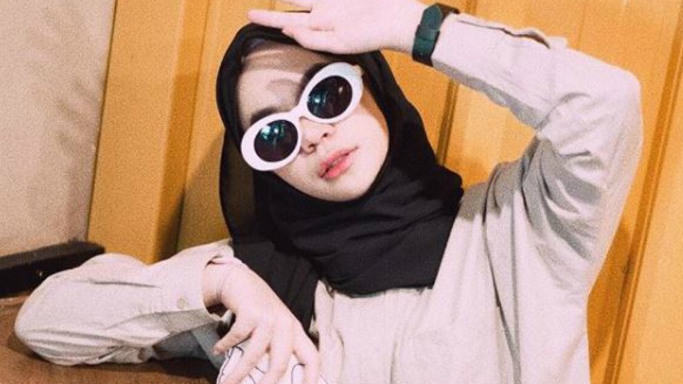 Inspirasi OOTD Hijab Kekinian Ala Nabila Zirus Untuk Hangout Bareng Teman!