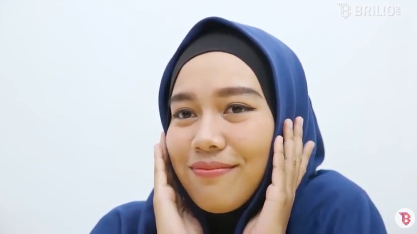 Trik makeup supaya wajahmu terlihat tirus