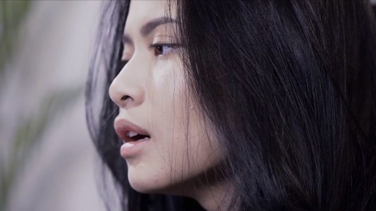 5 Cover Lagu "Paper Hearts" yang Super Sendu
