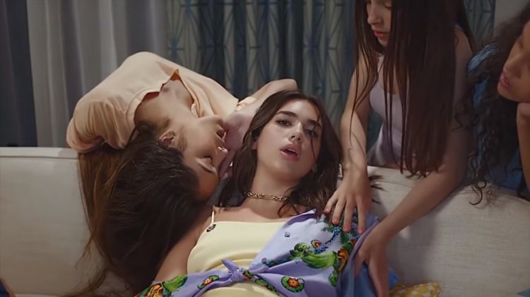 4 Fakta Keren Tentang Dua Lipa yang Belum Kamu Tahu