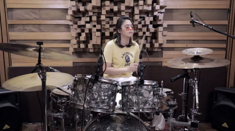 3 Aksi Seru Rani Ramadhany di Belakang Alat Musik Drum