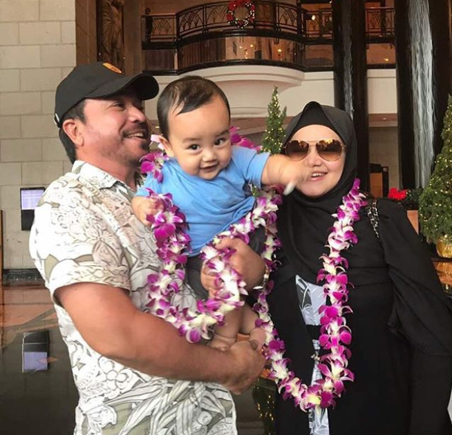 5 Artis ini sudah menimang cucu, masih cantik & memesona