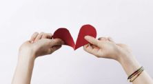 3 Tips Ampuh Menghibur Teman yang Sedang Patah Hati