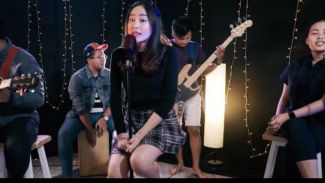 Cover Lagu 'Ku Menunggu' Dari Salshabilla Adriani, Sweet Banget!