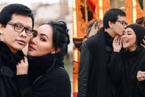 Kisah cinta pasangan artis ini penuh liku tapi harmonis banget
