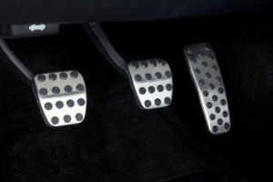 Hati-hati berkendara, ini yang perlu dilakukan saat rem blong