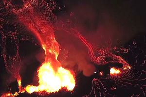 Begini penampakan lava gunung api di Hawaii saat dilihat dari atas