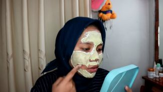Rekomendasi produk untuk mengatasi wajah berjerawat ala Azhari Irsalna
