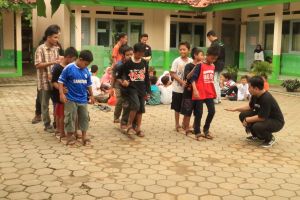 Kampoeng Hompimpa, membiasakan anak-anak bermain tanpa gadget