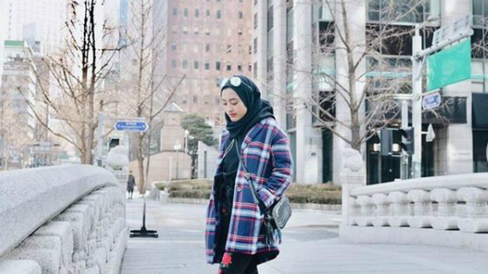 Inspirasi OOTD hits dan kekinian  buat para hijabers  biar 