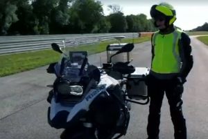 Motor buatan BMW ini canggih banget, melaju tanpa pengemudi