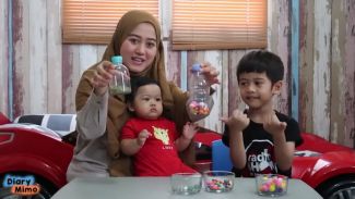Hemat biaya! DIY kreatif membuat mainan bayi dari botol plastik