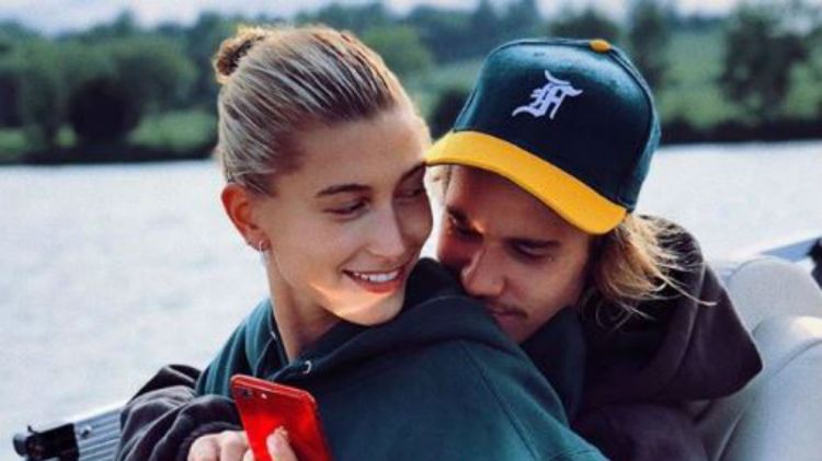Ganti username instagram Hailey Baldwin dan Justin Bieber resmi nikah?