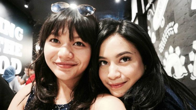 Gemes banget sih! Ini 5 foto kekompakan Amel Carla dan Hanggini!