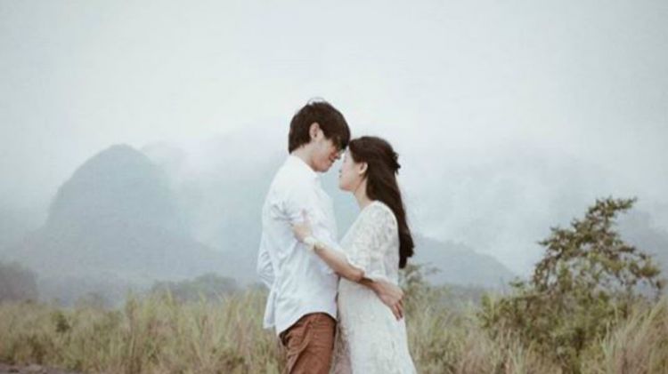 Momen romantis Eka Gustiwana dan Yessiel Trivena yang bikin baper!