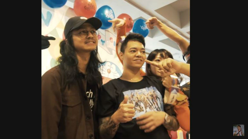 Reza 'Arap' Oktovian kasih kejutan ulang tahun 'Skinnyfabs'