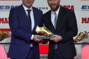 Ungguli Ronaldo, Lionel Messi terima sepatu emas kelima