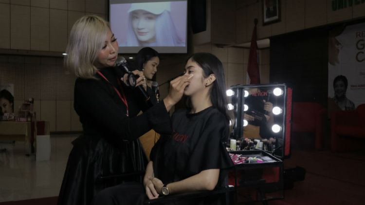 'Revlon Goes To Campus' beauty course kolaborasi FamousID dan Revlon