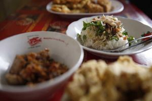 Toring, sensasi makan soto kering khas Klaten yang unik & bikin ngiler