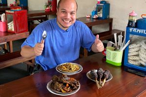 Jalan Makan Tengkleng Pak Manto Solo, kuliner kambing lezat di Jaksel