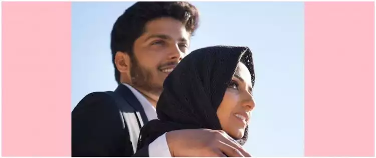 155 Kata-kata mutiara cinta Islami, romantis penuh makna bikin hati terenyuh