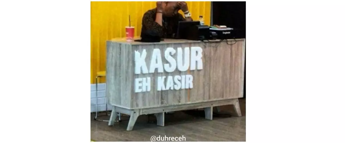 11 Potret lucu di meja kasir ini bikin customer gagal fokus