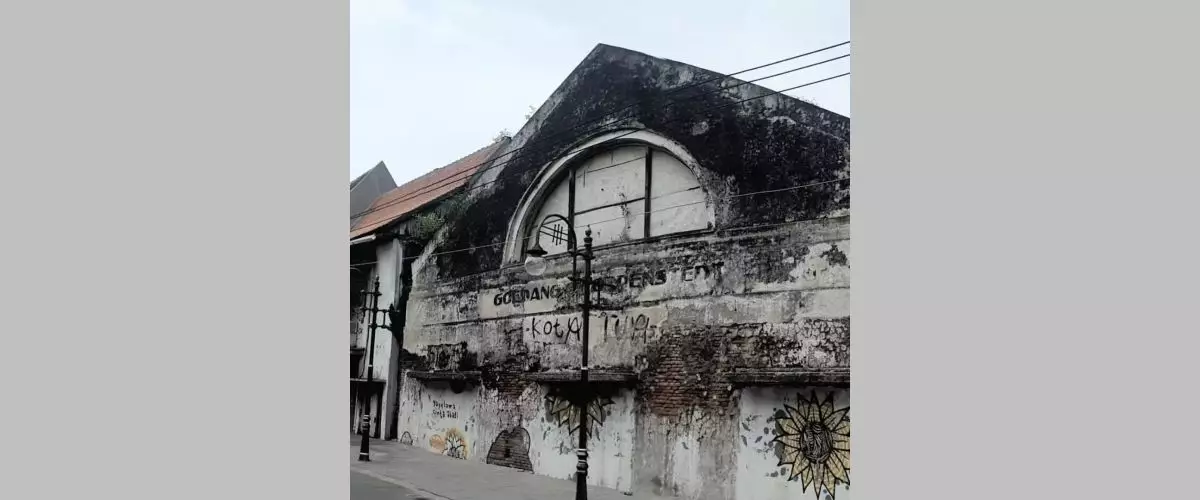 Heboh orang pakai filter Tiktok Al Manga di Lawang Sewu, hasil fotonya malah bikin merinding
