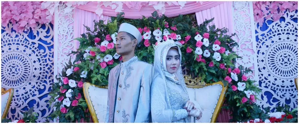 11 Potret pengantin dirias MUA pilihan orang tua ini bikin ngenes di hati, sedih karena mirip hantu