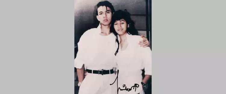 Nostalgia romansa Ryan Hidayat dan Nike Ardilla sebagai pasangan ikonik era 90-an, intip 11 potretnya