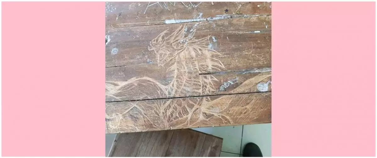 11 Potret lucu coretan siswa di meja kelas ini penuh kenangan, dari yang nyeni sampai nyeleneh