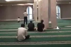 Ini dia masjid di dalam mall terbesar se Asia Tenggara