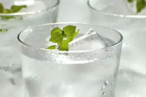 4 Minuman segar yang pas untuk liburan ke pantai