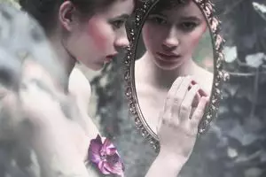 10 Kalimat pantang diucap kalau kamu mau cintai diri sendiri