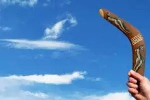 Kenapa bumerang kalau dilempar bisa balik lagi, tapi mantan tidak?