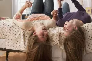 Cara menghadapi sikap teman yang menyebalkan saat bergaul