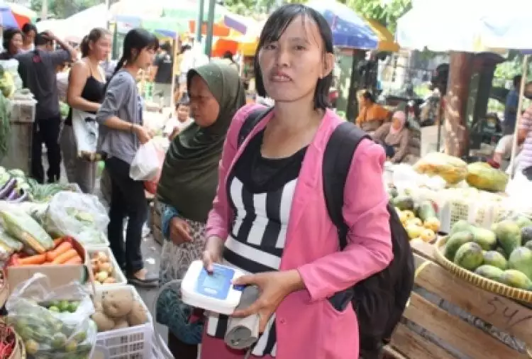 Perjuangan hidup Nanik jasa tensi pedagang pasar bertarif Rp 1.000