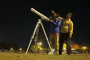 Hobi amati langit, Mutoha jadi rujukan penentuan jadwal sholat