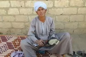 Wanita dandan seperti lelaki selama 43 tahun demi menghidupi keluarga