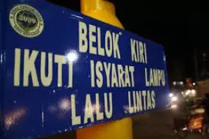 UU Lalu Lintas: Belok kiri harus berhenti saat lampu merah