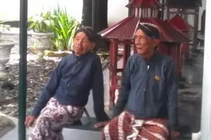 Butuh lima tahapan bagi abdi dalem untuk bergaji Rp 15 Ribu per bulan