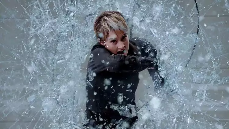 Cara agar kamu jadi cewek pemberani bak Beatrice Prior film Insurgent