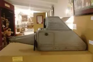 Sudah dimuseumkan, proyektor kuno dan terbesar ini masih berfungsi